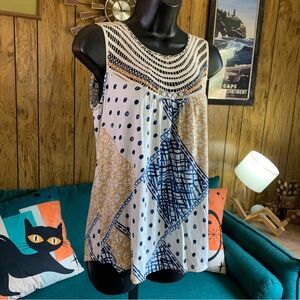 Loveappella Blue and Gold Patterned Sleeveless Blouse
